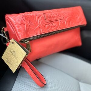 NWT PATRICIA NASH Clutch Valerie Wristlet leather Coral